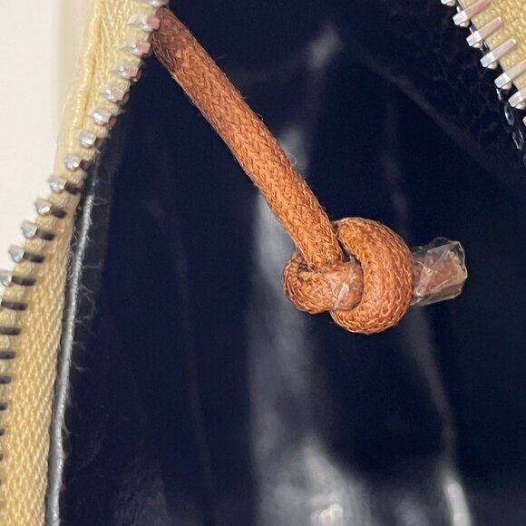 Fendi Y2K Vintage Cream Crossbody Pochette with COA - Picture 10 of 16